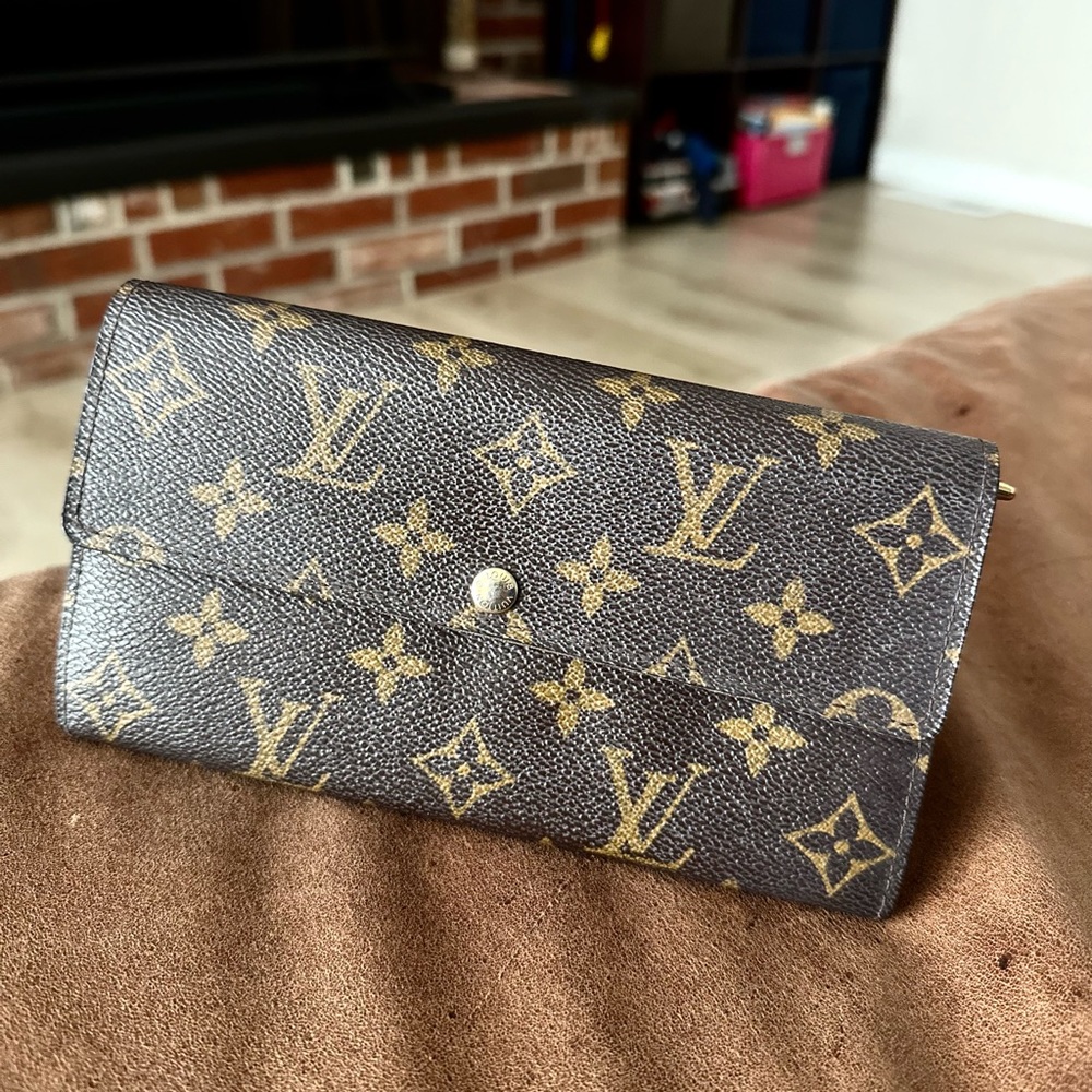 Louis Vuitton Sarah Wallet